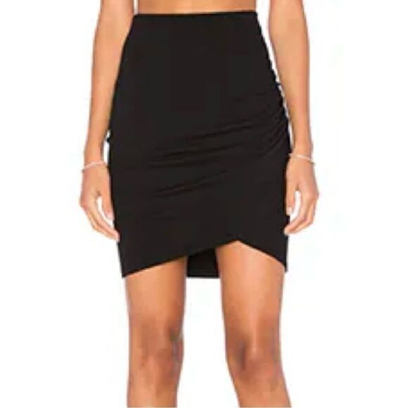 MICHAEL STARS Cross Front Mini Skirt Black Size Large - Picture 1 of 9